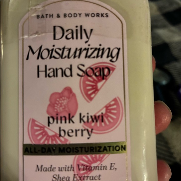 Bath & Body Works Pink Kiwi Berry Gel  Hand Soap (4) - Picture 3 of 5